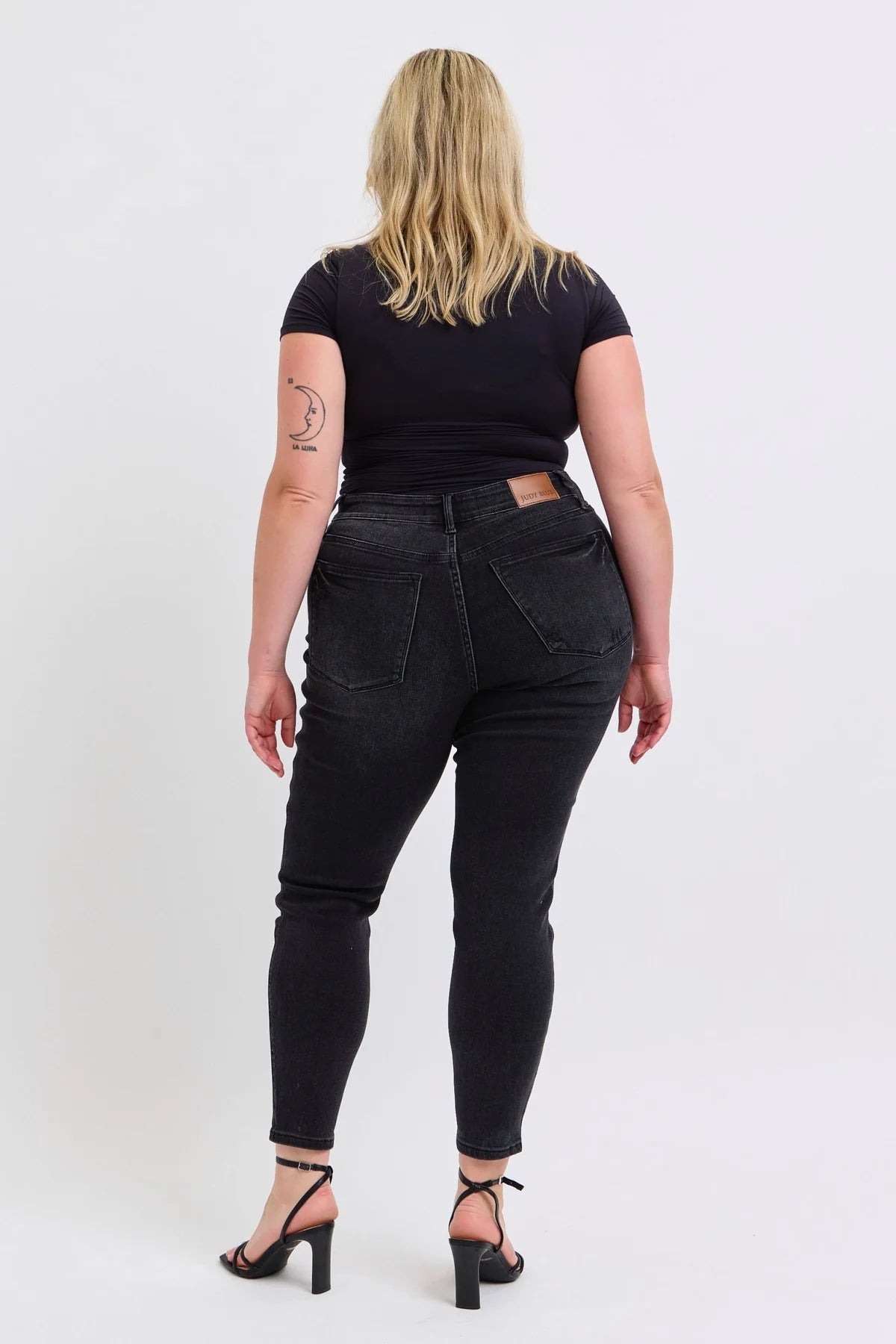 Judy Blue Mid-Rise Tummy Control Skinny Jeans (Plus)
