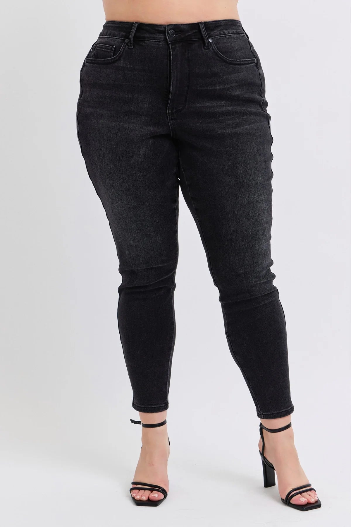 Judy Blue Mid-Rise Tummy Control Skinny Jeans (Plus)