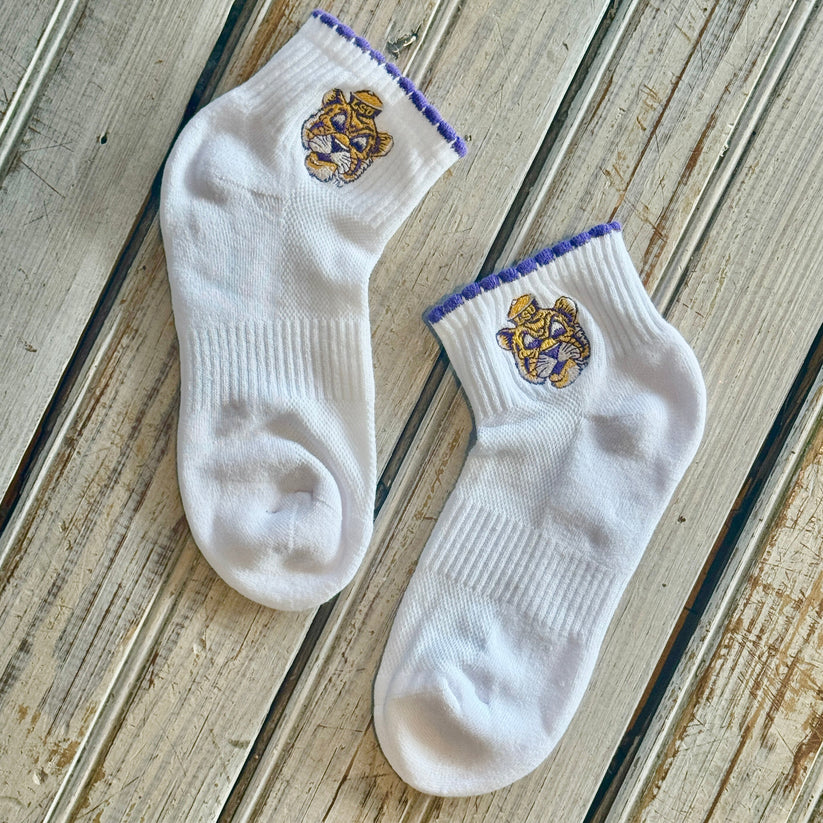 Embroidered Scallop Sailor Mike Socks