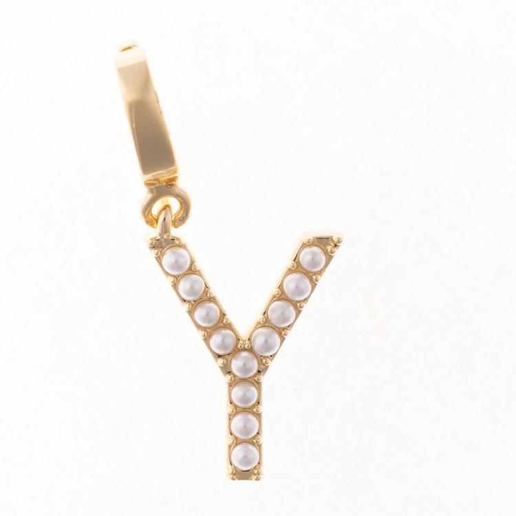 MM - Avery Initial Charm